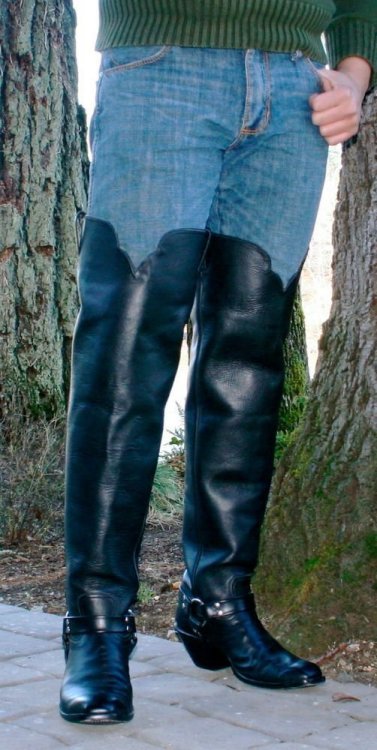 ed25c4867fe51ccdbc5dadae02740c6f--thigh-highs-thighs (1).jpg